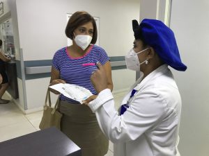 Read more about the article Hospital Ciudad Juan Bosch (HCJB) concluye con éxito jornada de prevención, reducción y detección de riesgo de cáncer de mama y cambios celulares anormales en el cuello uterino