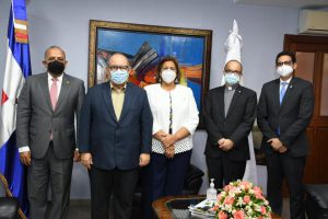 Read more about the article Ministro de Salud y rector PUCMM socializan nuevas medidas para la prevención de la COVID19