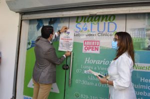 Read more about the article Salud Pública clausura laboratorio clínico en Boca Chica