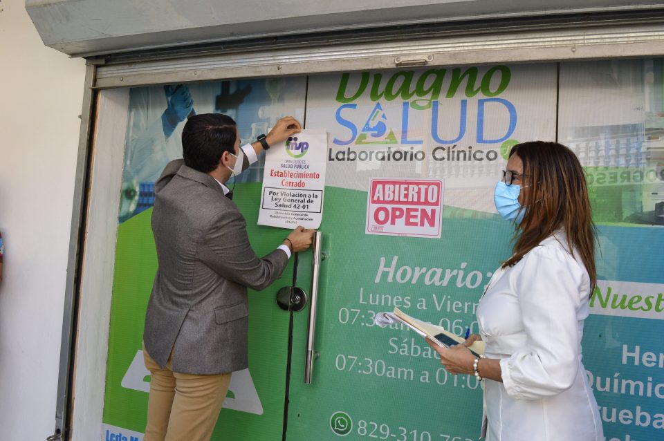 You are currently viewing Salud Pública clausura laboratorio clínico en Boca Chica