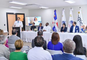 Read more about the article Minister Ministerio de Salud, Primera Dama y la OGTIC inauguran Centro de Contacto Cuida tu Salud Mental