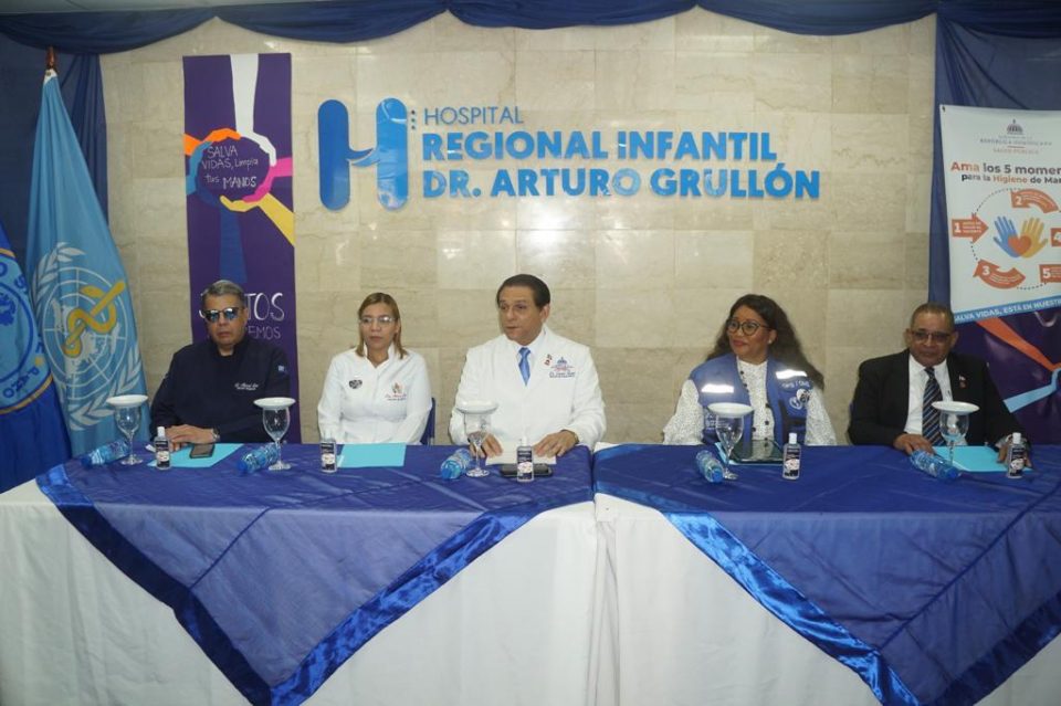 You are currently viewing Salud Pública y OPS celebran Día Mundial de Higiene de Manos en Hospital Arturo Grullón