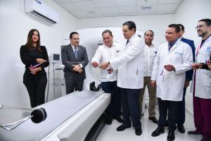 Read more about the article Entregan tomógrafo al Hospital Traumatológico Ney Arias Lora