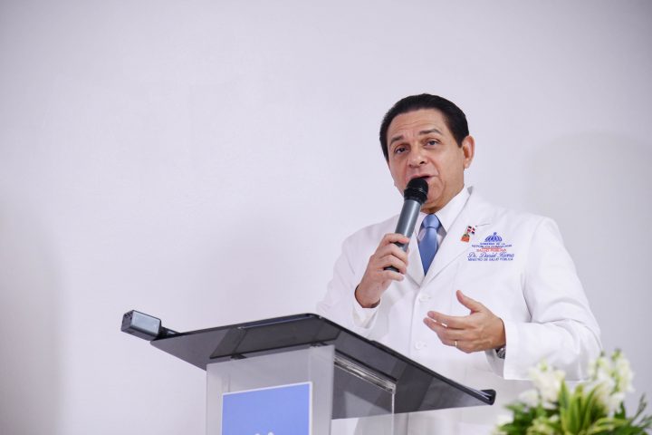 You are currently viewing Ministerio de Salud felicita en su día a los médicos dominicanos