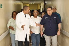 Read more about the article Director SNS supervisa cinco hospitales del Sur