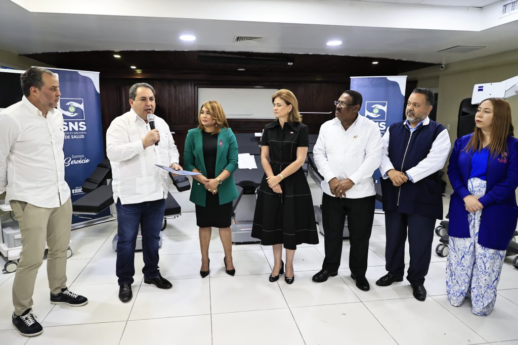 Read more about the article Vicepresidenta entrega equipos por más de RD$61 millones al Moscoso Puello