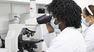 You are currently viewing Bioanalistas hacen posible más de 80 millones pruebas de laboratorio en la Red Pública
