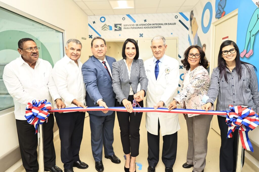 Read more about the article Primera dama y SNS dejan en funcionamiento Unidad Integral para Adolescentes No.37, en el Hospital Marcelino Vélez Santana