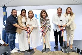 Read more about the article Vicepresidenta entrega hospital Armida García y Centro Diagnóstico en La Vega