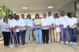 Read more about the article Vicepresidenta Raquel Peña entrega ampliación Emergencia Hospital Municipal Villa Altagracia